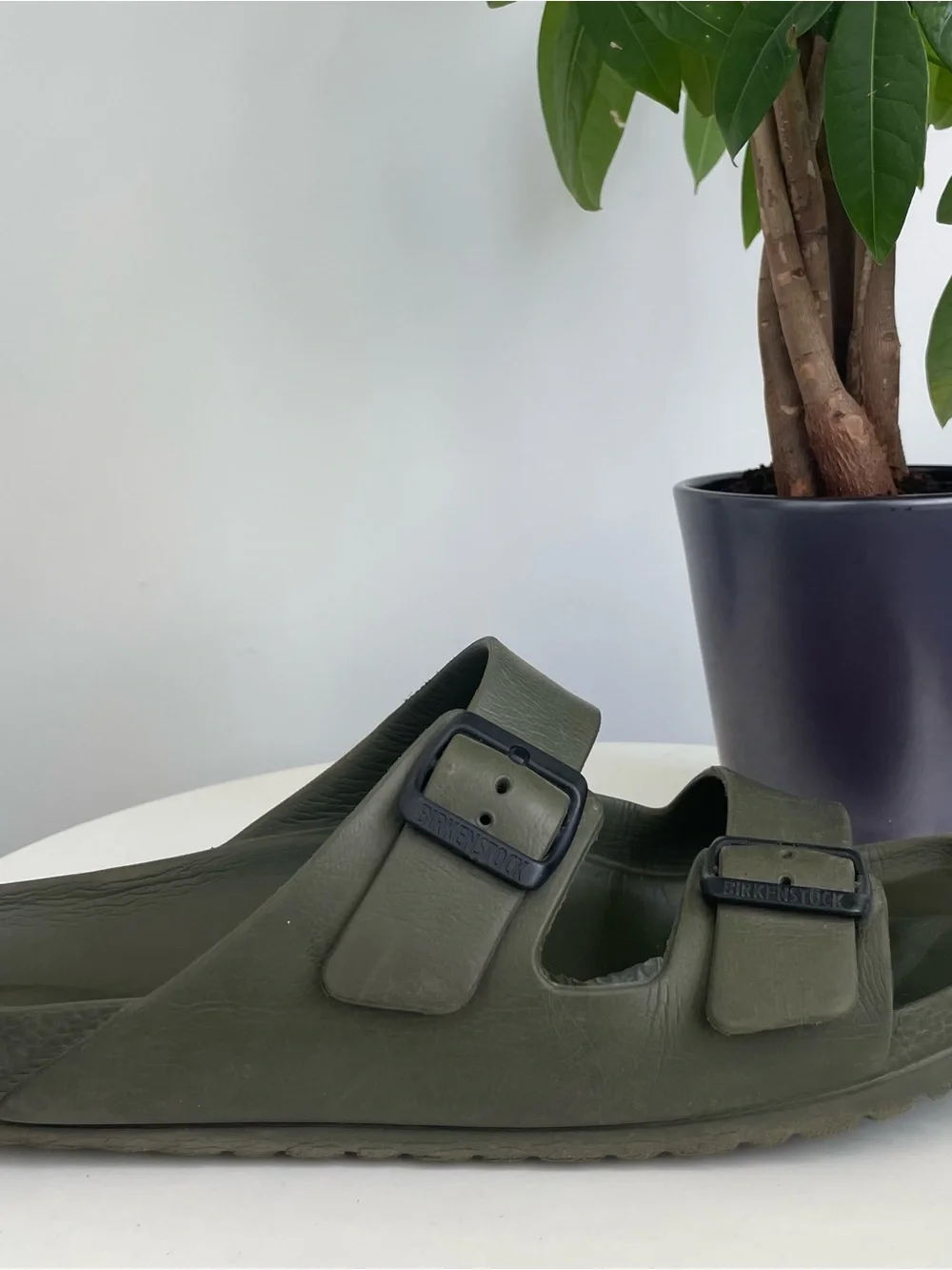 Men Size 11 Birkenstock Arizona sandals Olive Green EU 44